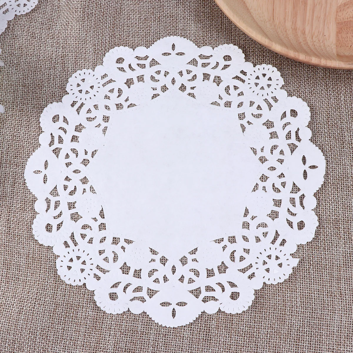 

100pcs Paper Doilies Dessert Board Dessert Board Tray Cardboard Cake Base Paper Lace Doilies Cake Doilies