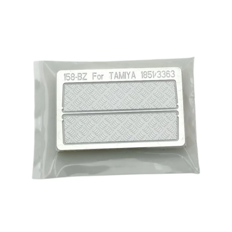 

Taillight Metal Stainless Steel Anti-skid Decorative Board For Tamiya 1/14 RC Truck Benz 56348 3363 1851 Actros Tamiya LESU