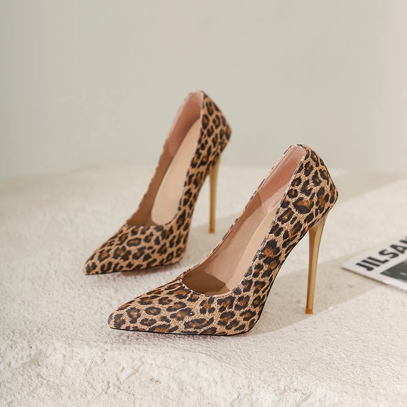 2024 Высокие каблуки с острым носком для женщин Лето Новые сексуальные туфли на