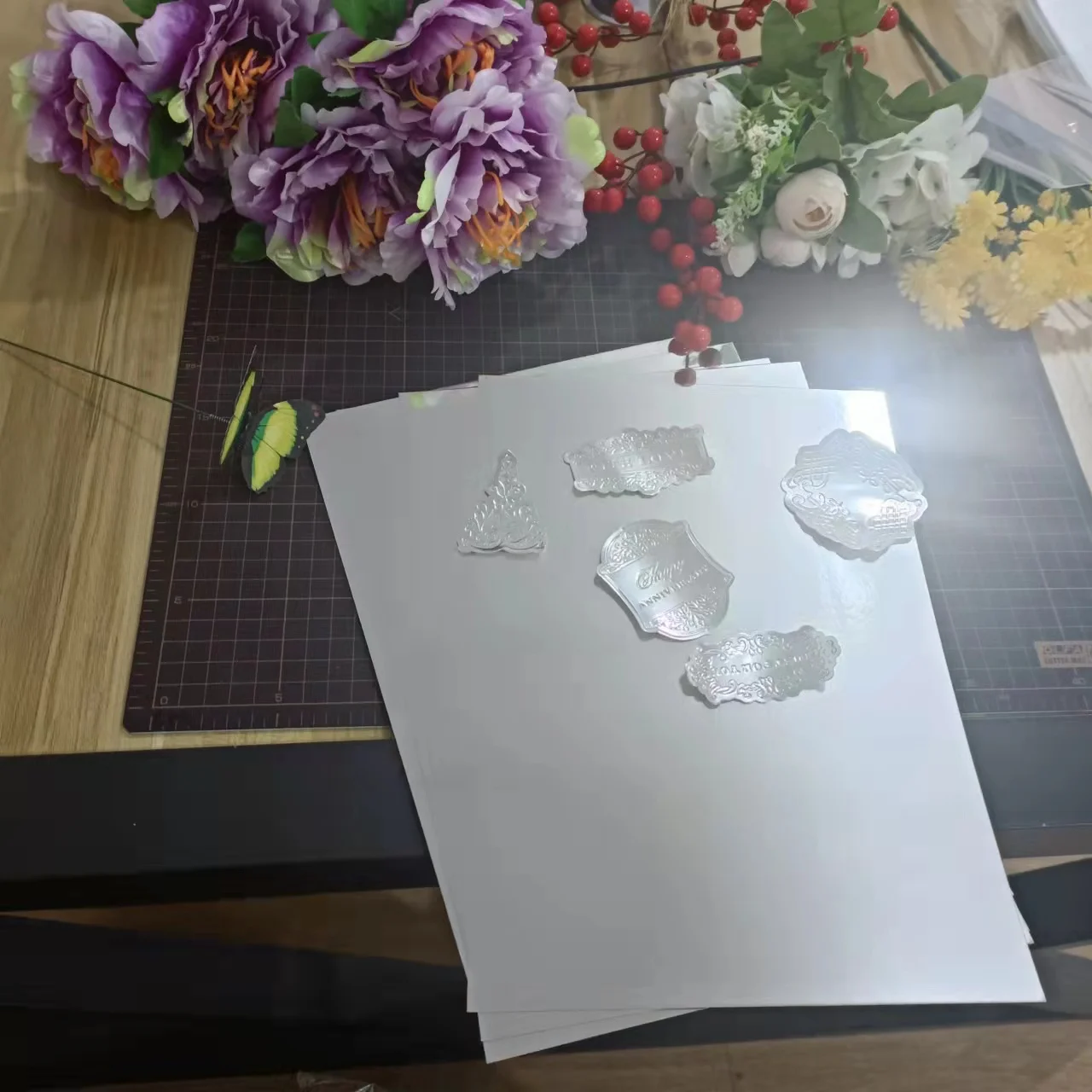

6 pieces 250gms A4 20cmx30cm, single -sided bright silver cut paper for Cutting Dies Matte Foil Card 2022 Embossing New