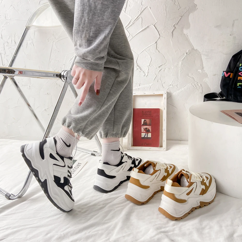 Leather autumn and winter daddy shoes women plus velvet explosive 2023 new omni-match ins tide thick sole sports casual shoes