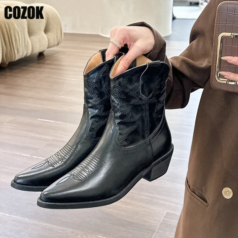 

Женские винтажные полусапожки с острым носком, на толстом каблуке