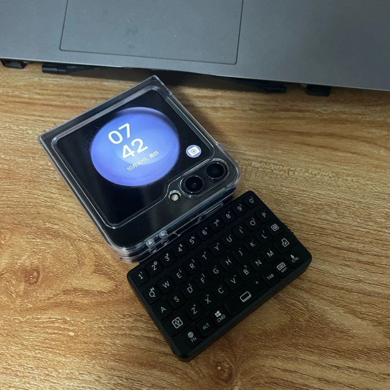 Фото Магнитная Bluetooth-мини-клавиатура EXknight для Samsung Z Flip Series, компактная клавиатура для телефонов с гибким экраном, аксессуары для Blackberry №1