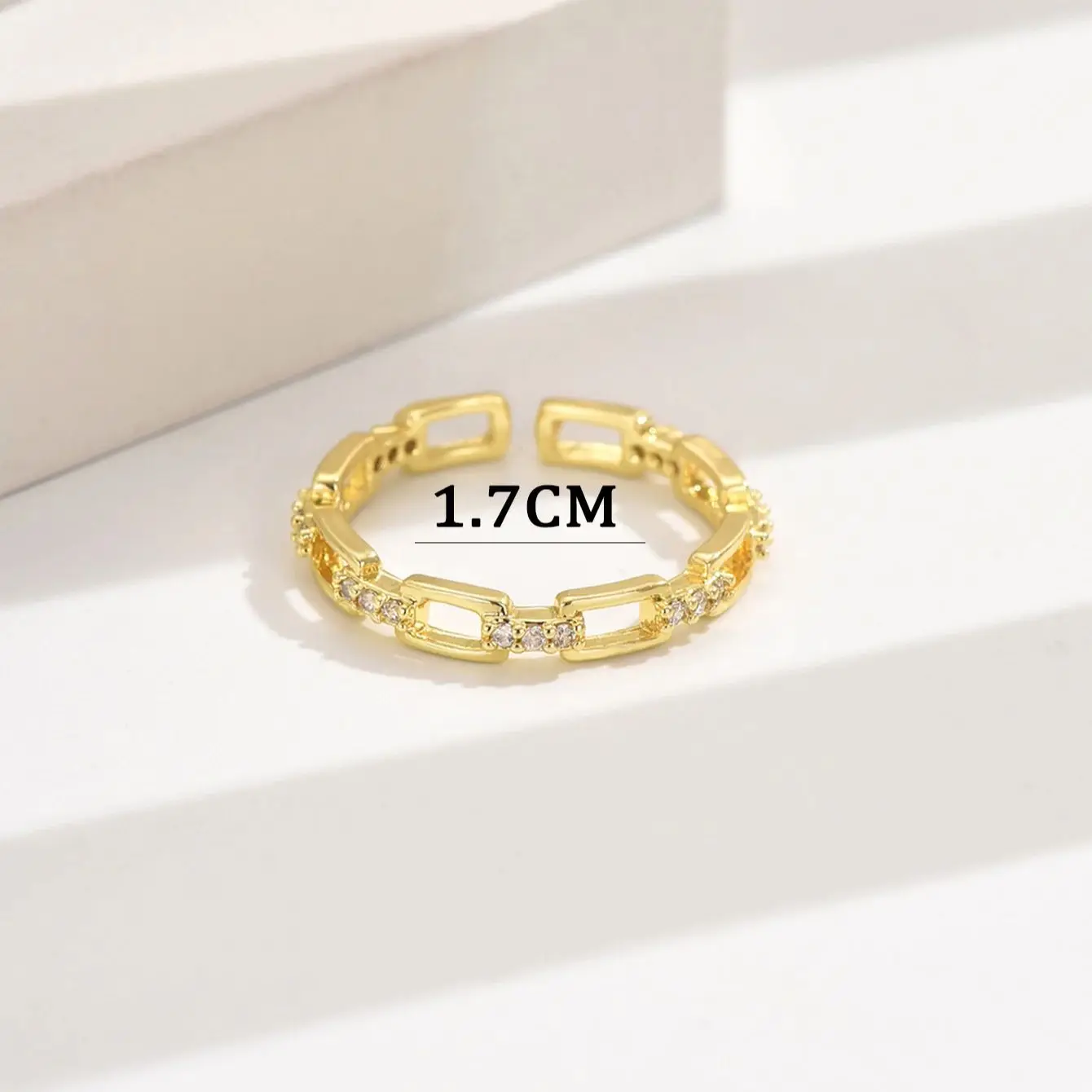 Открытое медное кольцо с фианитом для женщин