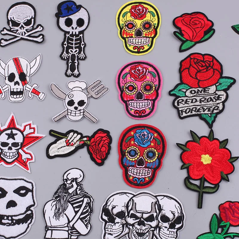 

Cartoon Rock and Roll Embroidered Patches for Clothing Thermoadhesive Patches Diy Punk Anime Patches Guns N Roses Appliques