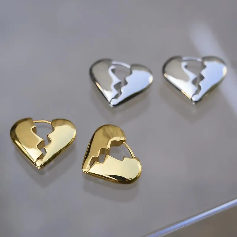 

Glossy Metal Heart Earrings Exaggeration Vintage Valentines Day Gift Jewelry Fashion Accessories