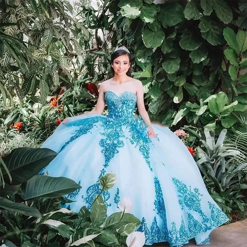 

2022 Princess Quinceanera Dress Strapless Sweetheart With Lace Applique Ball Gown Elegant Tulle Robe De Soirée