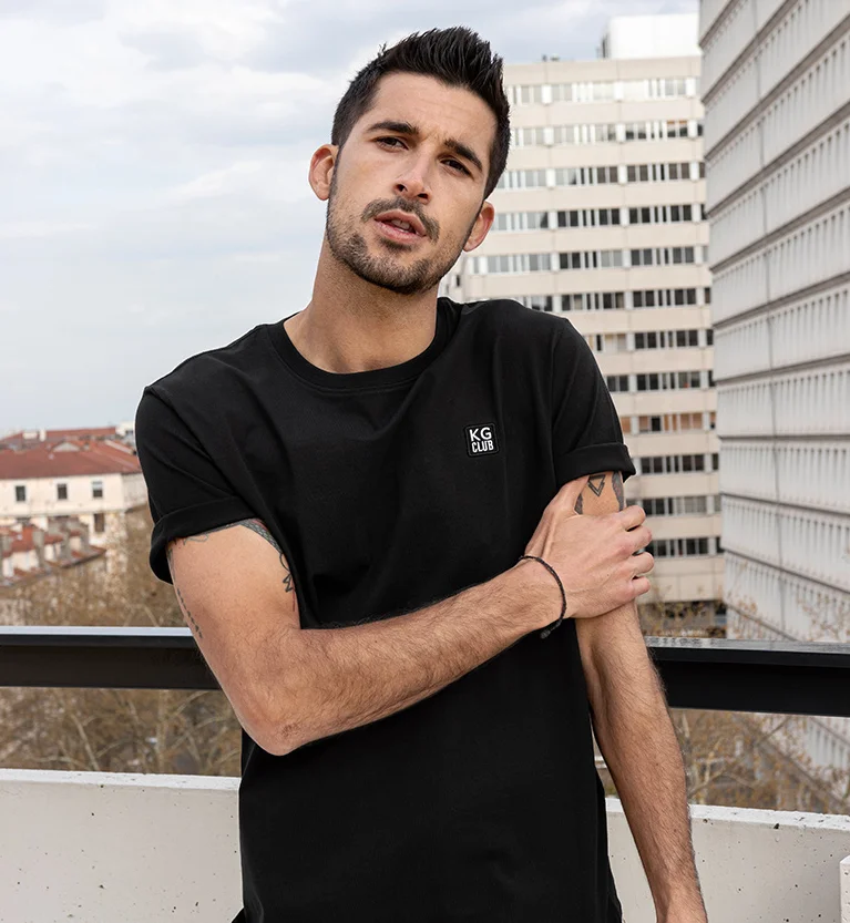 

J8381 New men's simple personalized embroidered logo T-shirt