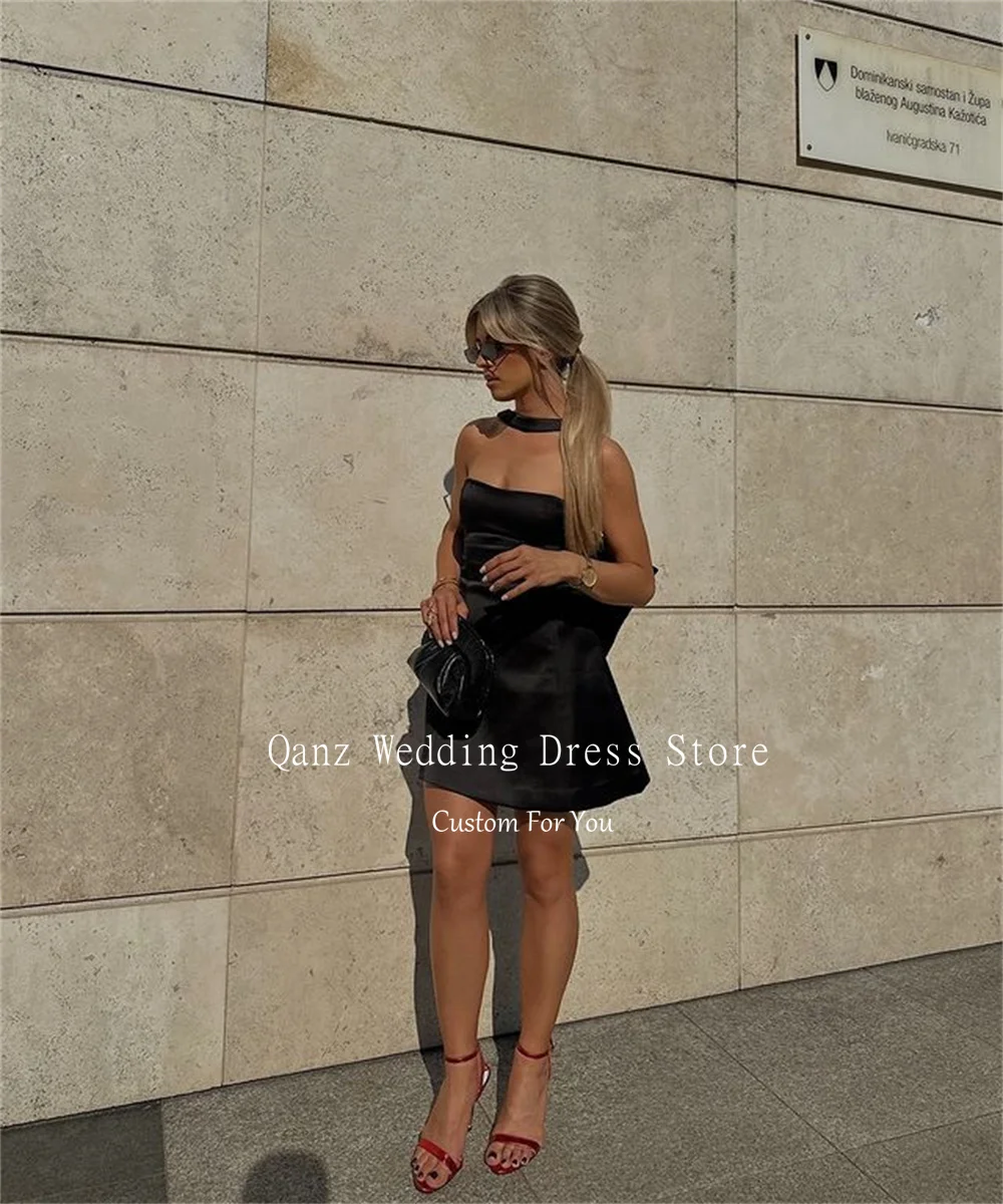 Женское атласное платье с бантом без бретелек выше колена