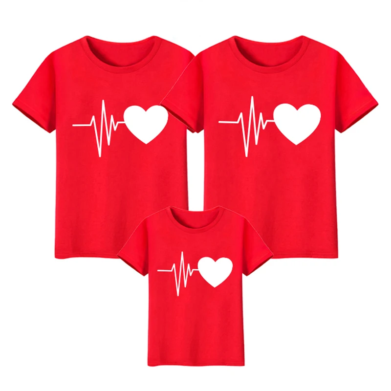 Heartbeat Outfits Christmas Family Matching T-shirt lovely Mom Dad Kids Me Baby Outfit Mother Daughter Son Girl Boys Clothes |