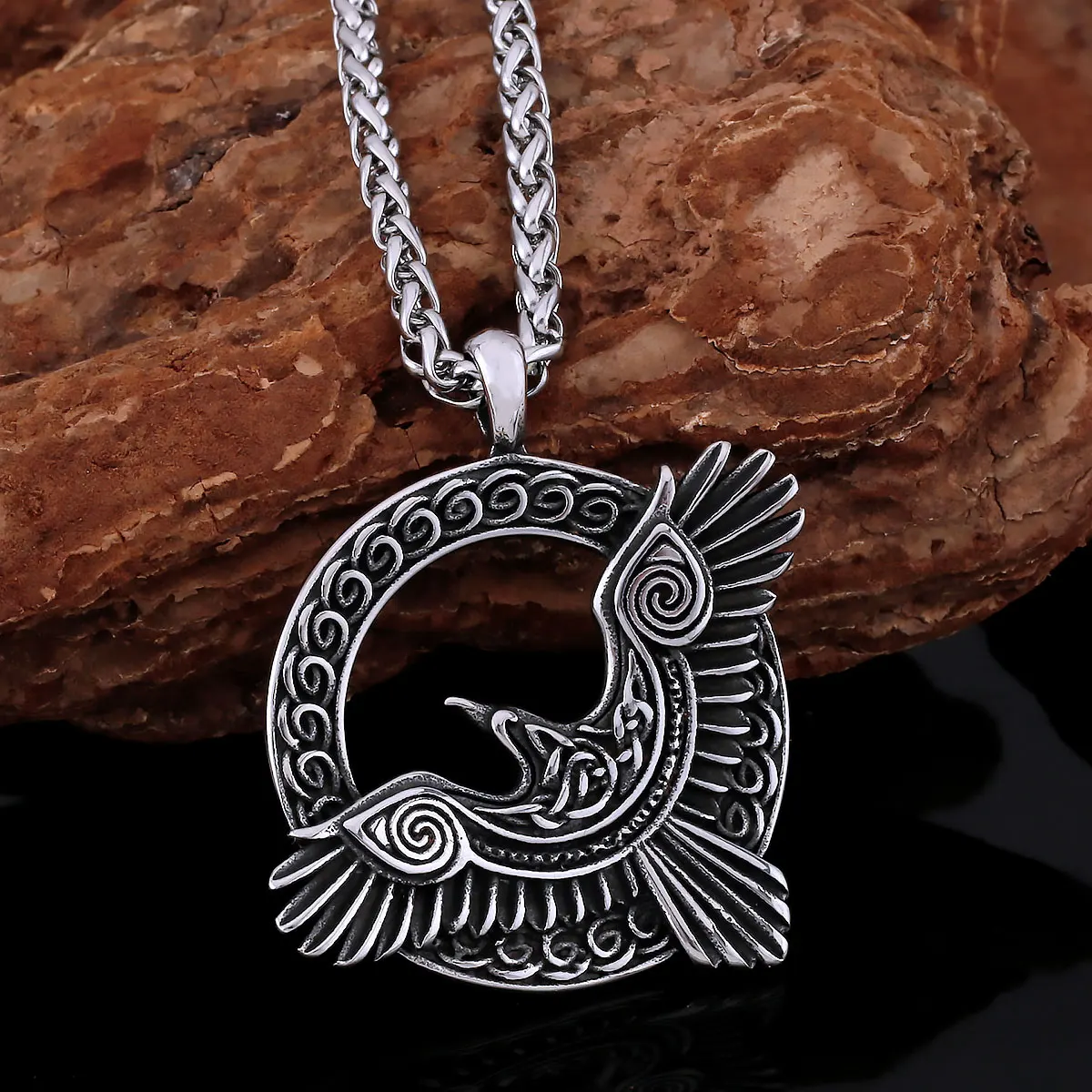 

Boutique Creative Stainless Steel Vintage Viking Animal Angel Wings Crow Necklace Nordic Men's Amulet Jewelry Pendant Wholesale