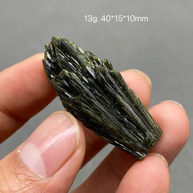 100% натуральные бразильские перья Зеленые искусственные кристаллы образец