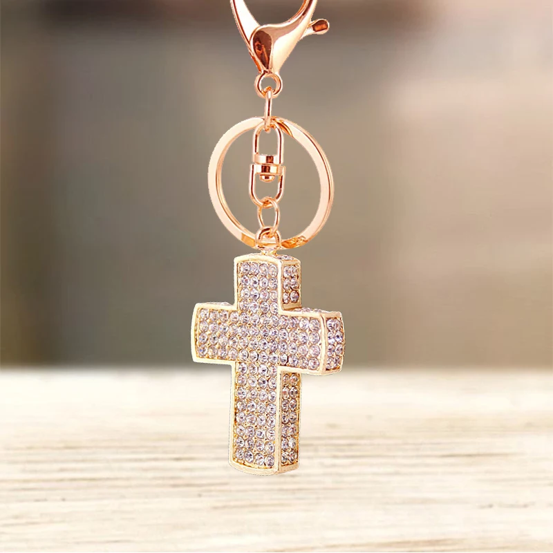 

Брелок молитвенный в виде креста с кристаллами