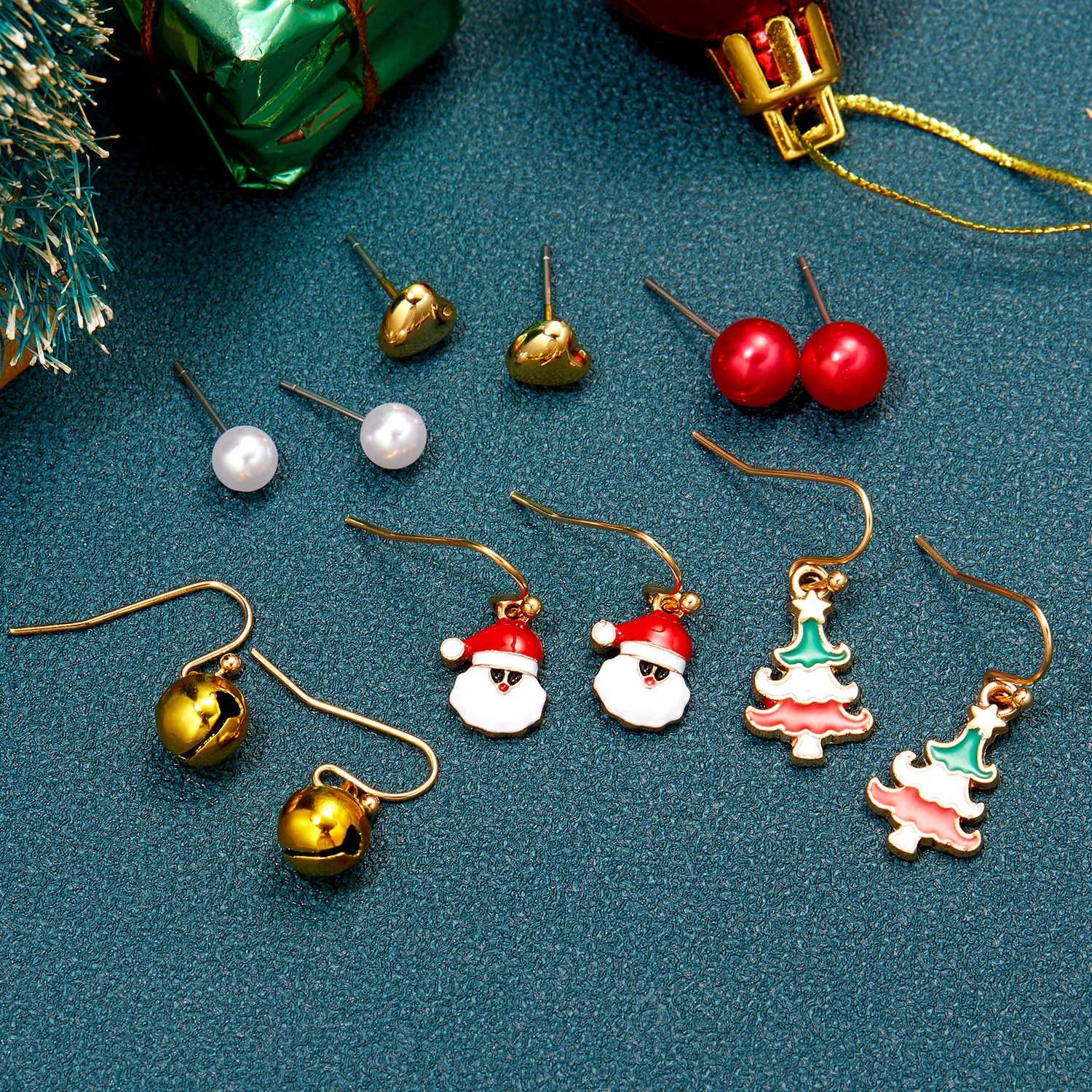 

6Pair/Set Cute Santa Claus Snowman Tree Bell Christmas Stud Christmas Earrings Set 2023 New Year Accessories Jewelry For Women
