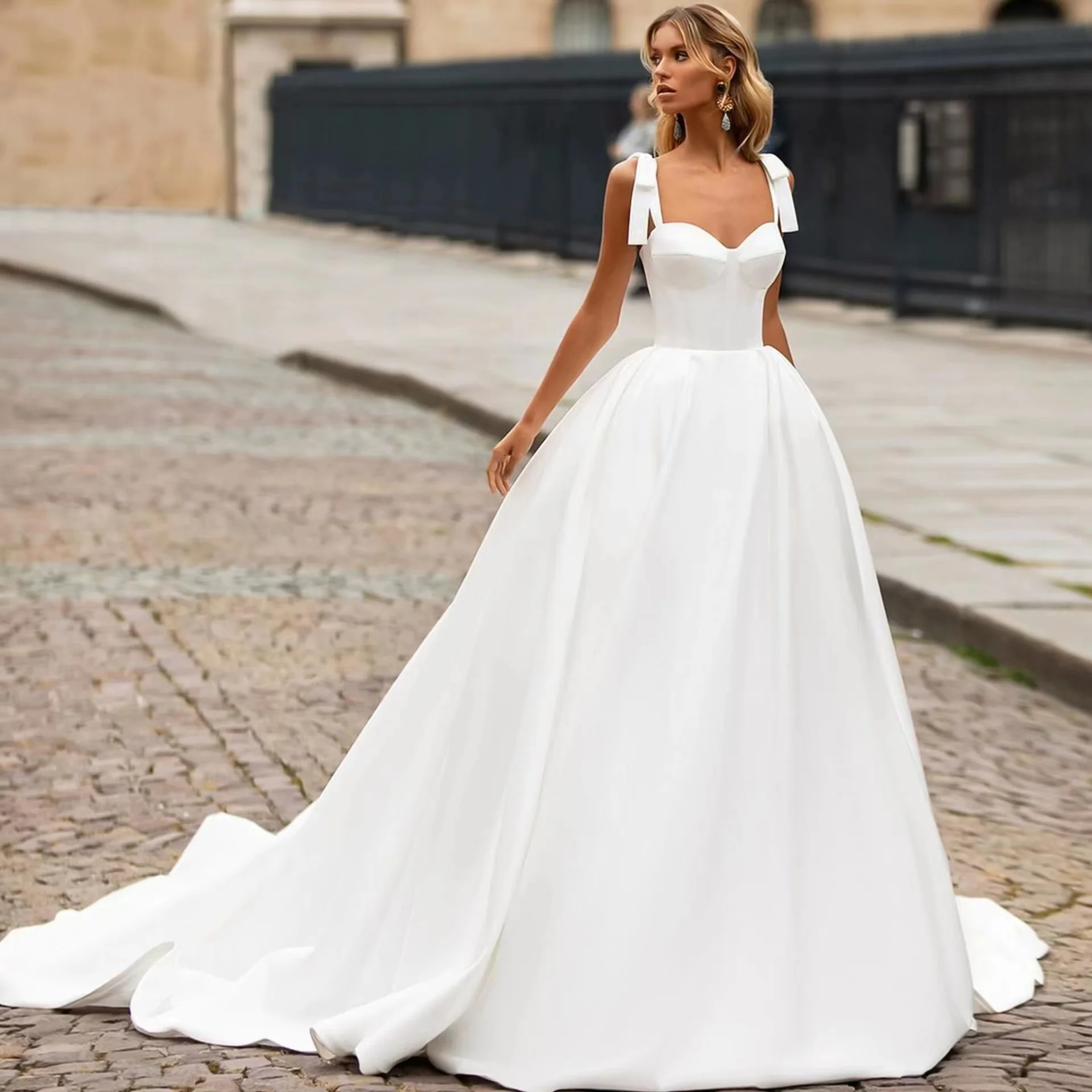 

Elegant Ball Gown Wedding Dress Straps Sleeveless Appliques Sequins Bridal Gowns Plus Size Floor Length Stylish Vestido De Novia