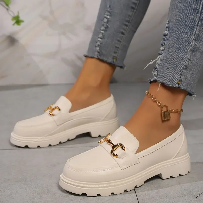 Туфли-лодочки женские с круглым носком на низком каблуке