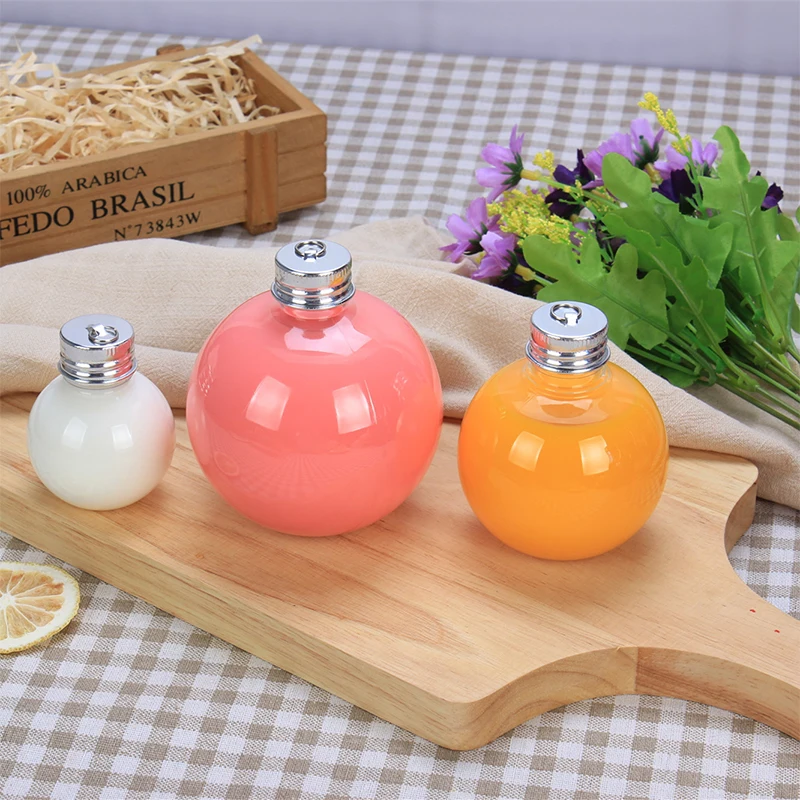 

Рождественское украшение в виде лампы, пластиковые бутылки для еды