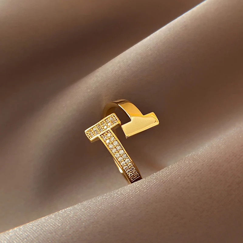 

2022 New South Korea Contracted T Letter Restoring Ancient Ways Ring Fashion Classic Luxury Unusual Index Finger Ring