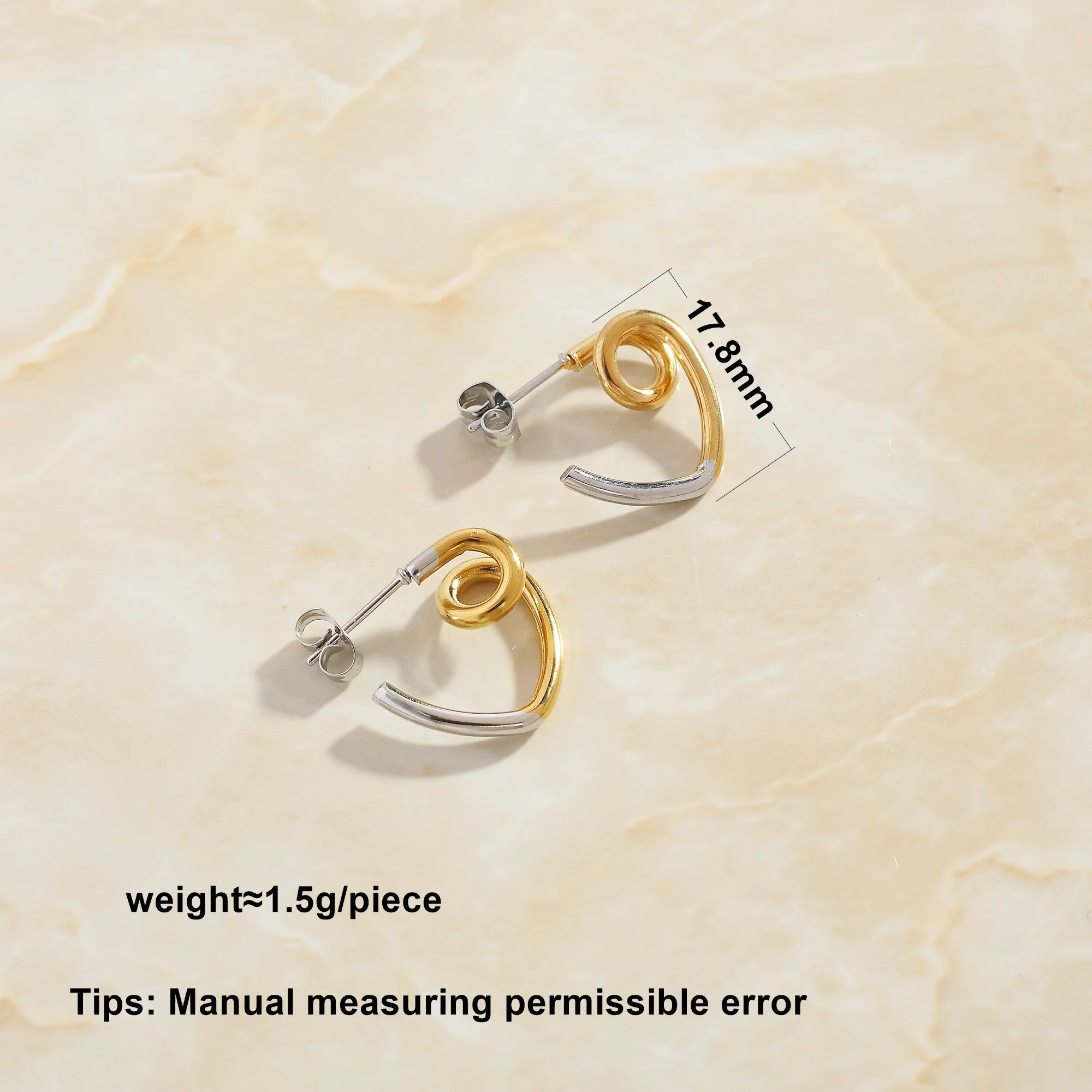 Женские серьги-гвоздики золотистого цвета 2