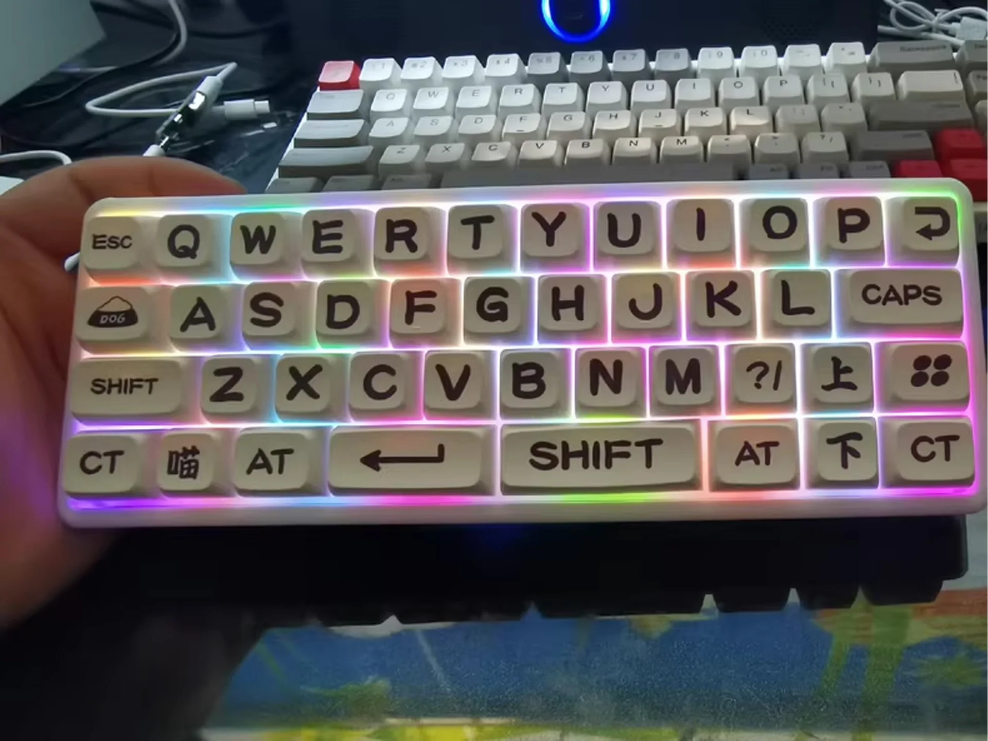 Фото 40 Беспроводная клавиатура, три режима Bluetooth 2,4G RGB, горячая замена, аккумулятор 3000 мАч, индивидуальный комплект 40 беспроводных клавиатур, подарки для ПК и геймеров №2