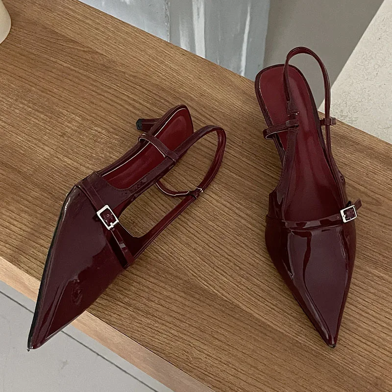 Туфли-лодочки женские на среднем каблуке заостренный носок дизайнерские