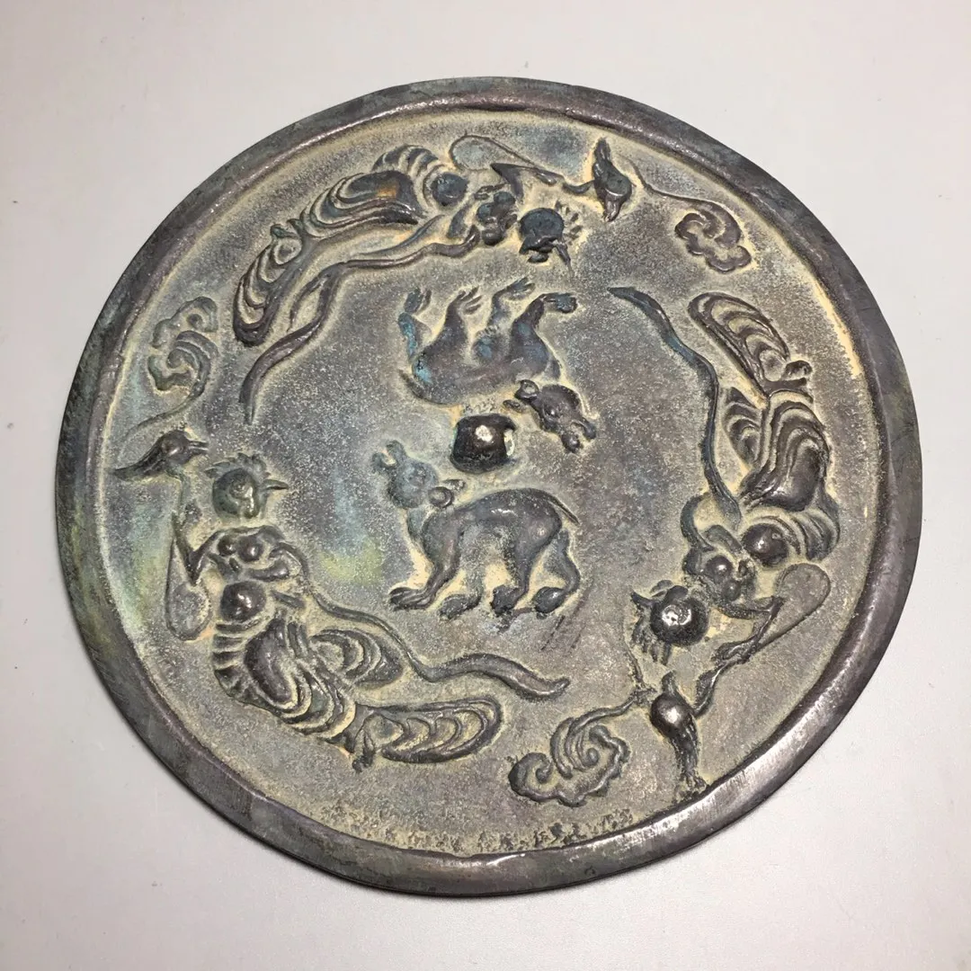 

Exquisite antique bronze mirror ornaments