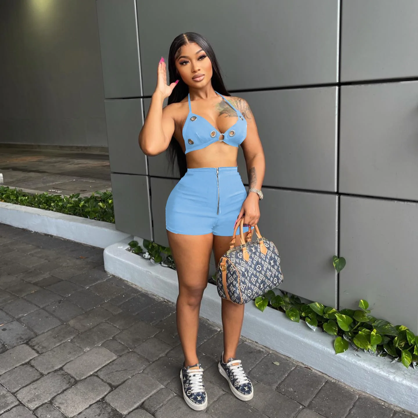 Сексуальный короткий спортивный костюм с люверсами для женщин летний женский