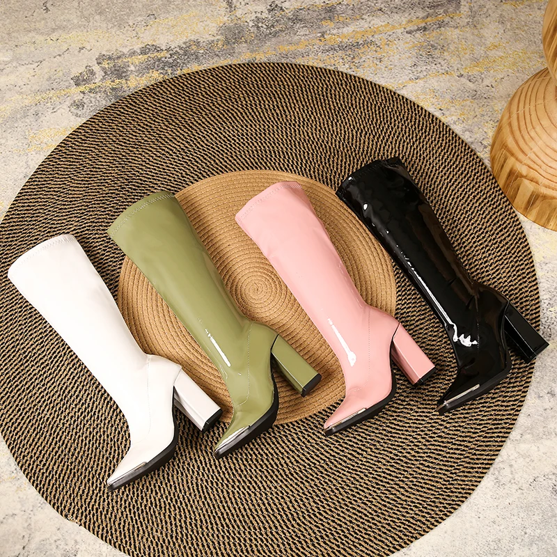 

Новые стильные яркие кожаные высокие сапоги на высоком каблуке с квадратным носком для женщин большие размеры 35-43 средние сапоги с боковой ...