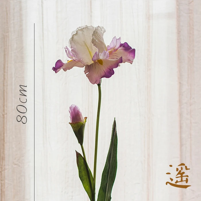 

Искусственные радужные цветы из пластика