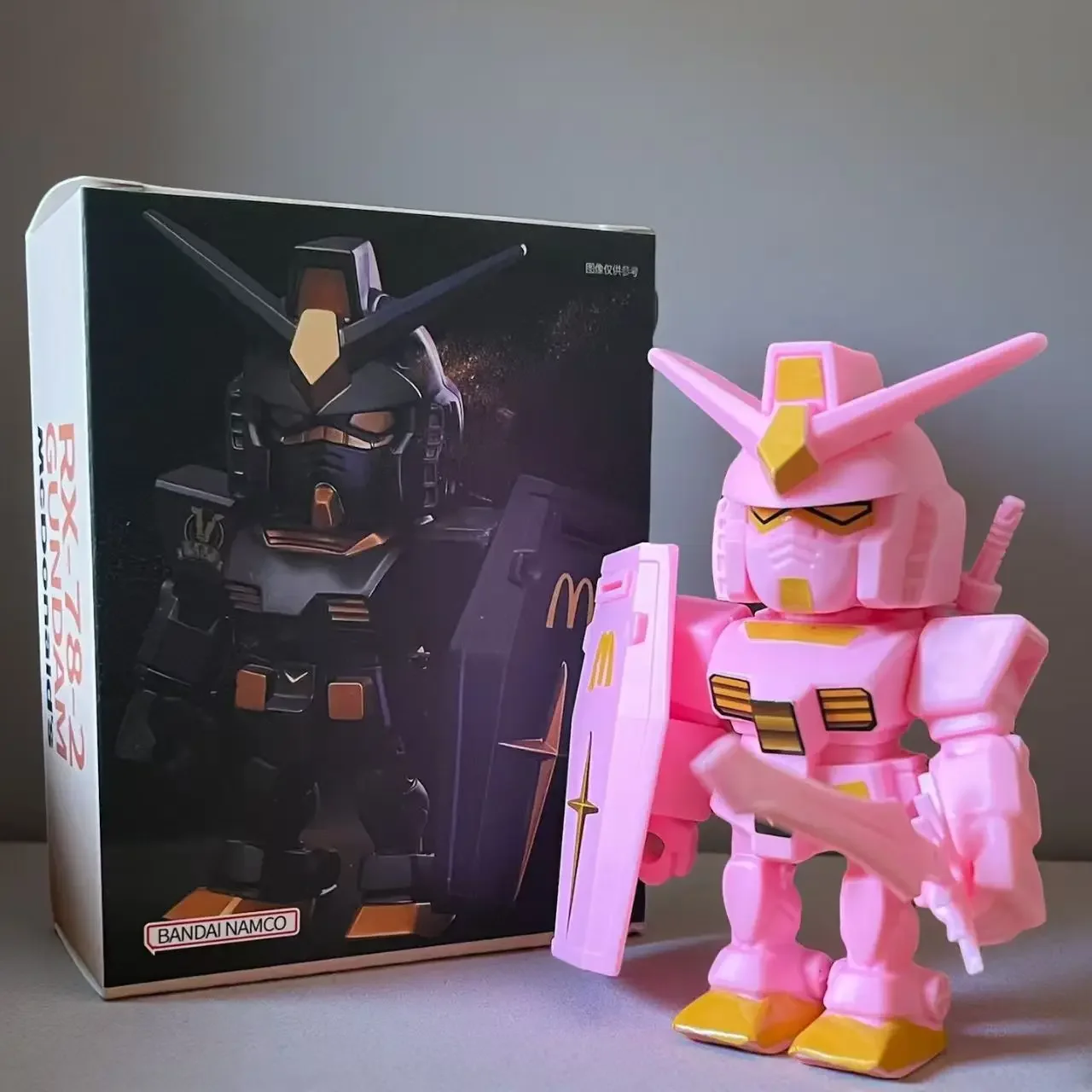 Фото Фигурка Макдоналдс Гандам QMSV RX-78-2 Ver Angus Mobile Suit, коллекционная модель, статуэтка, робот-конструктор, автомобильные аксессуары №1