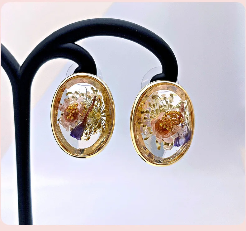 

High sense of fashion temperament stud female earrings