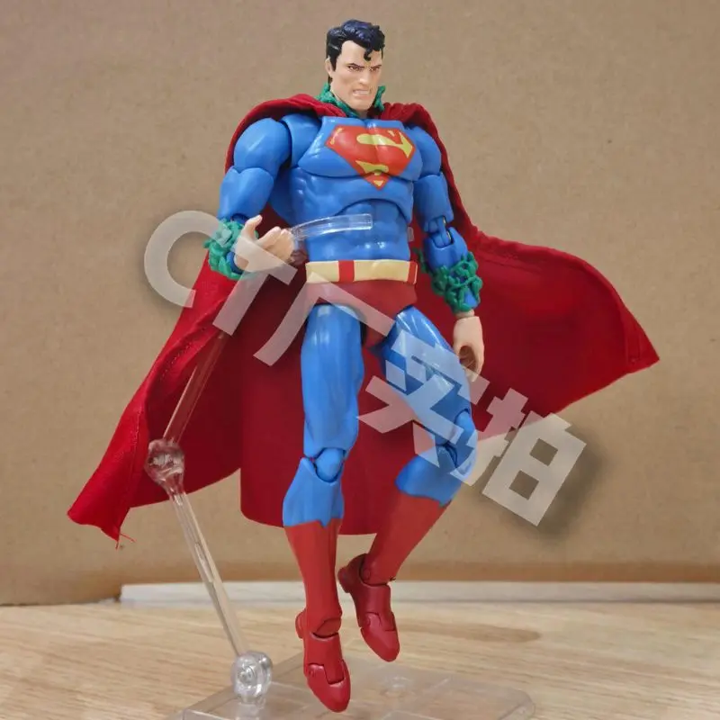 Фото Коллекционная подвижная фигурка Супермена Mafex 117 Ct Factory (16 см) из комиксов DC Justice League для фанатов №3