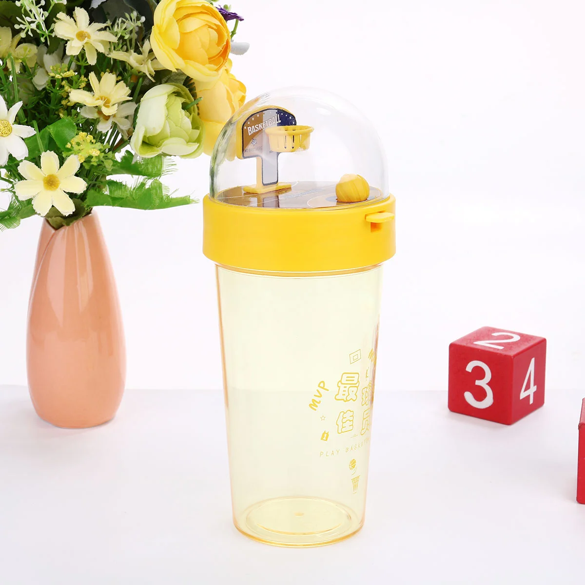 

1pc Plastic Water Cup Creative Game Water Cup Plastic Drinking Bottle Play Basketball Plastic Cup for Students (500ML Yellow)