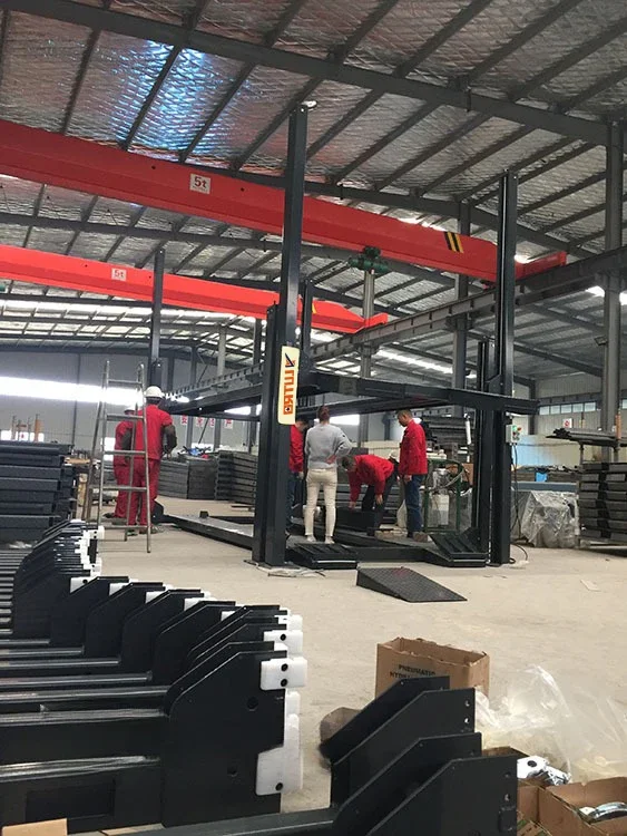 4-контактный тройной штабелерный подъемник Вертикальный парковочный для 3-х