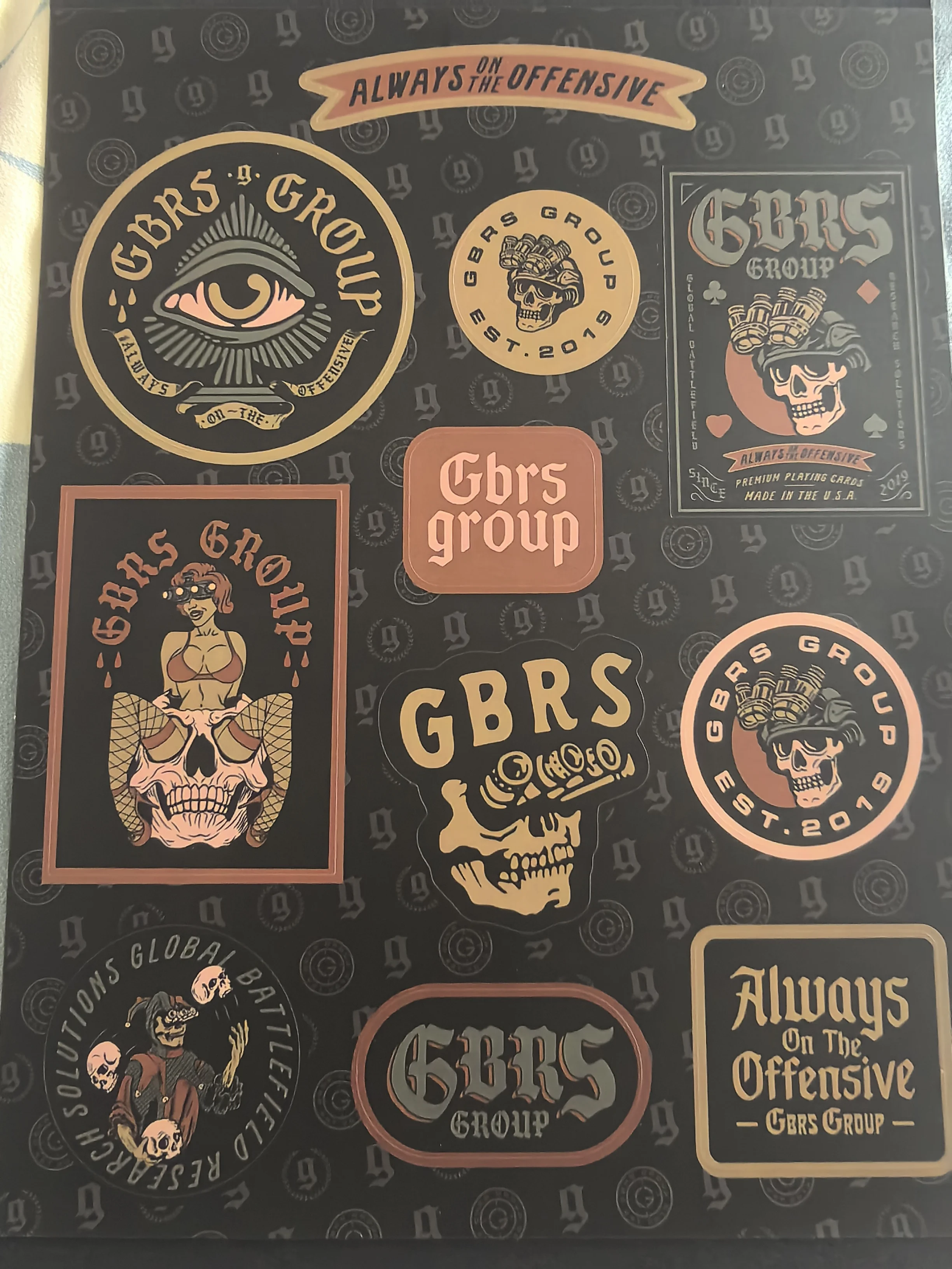 

Открытый чашка, шлем, компьютерное украшение