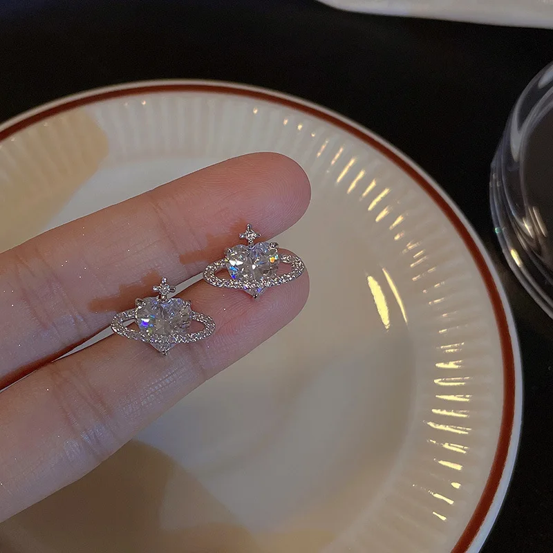 

Серебряные иглы, искусственный роскошный темперамент, планетарные высококачественные чувства, нишевая любовь, полные алмазные серьги