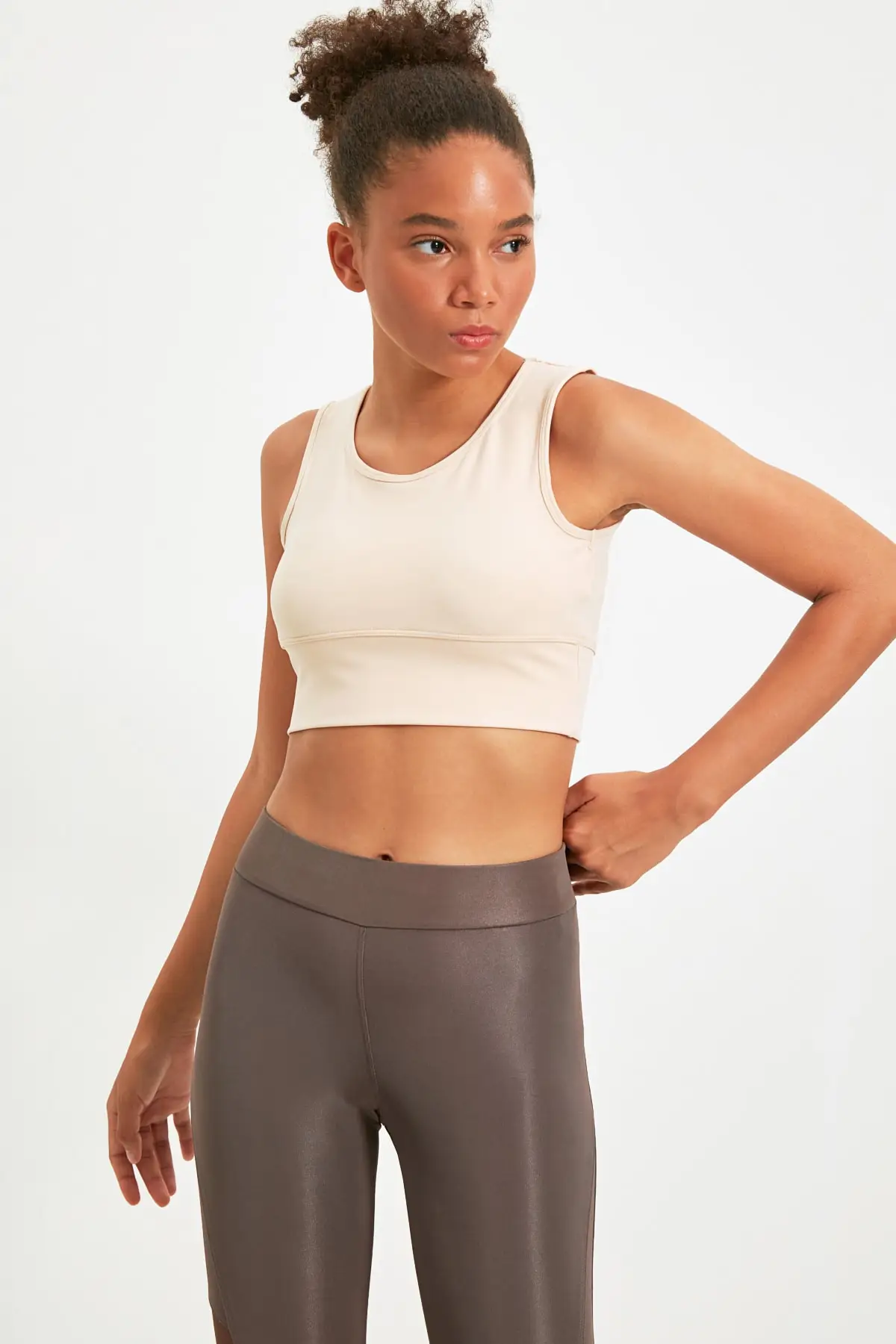 

Спортивные топы с круглым воротником TWOAW22SS0054