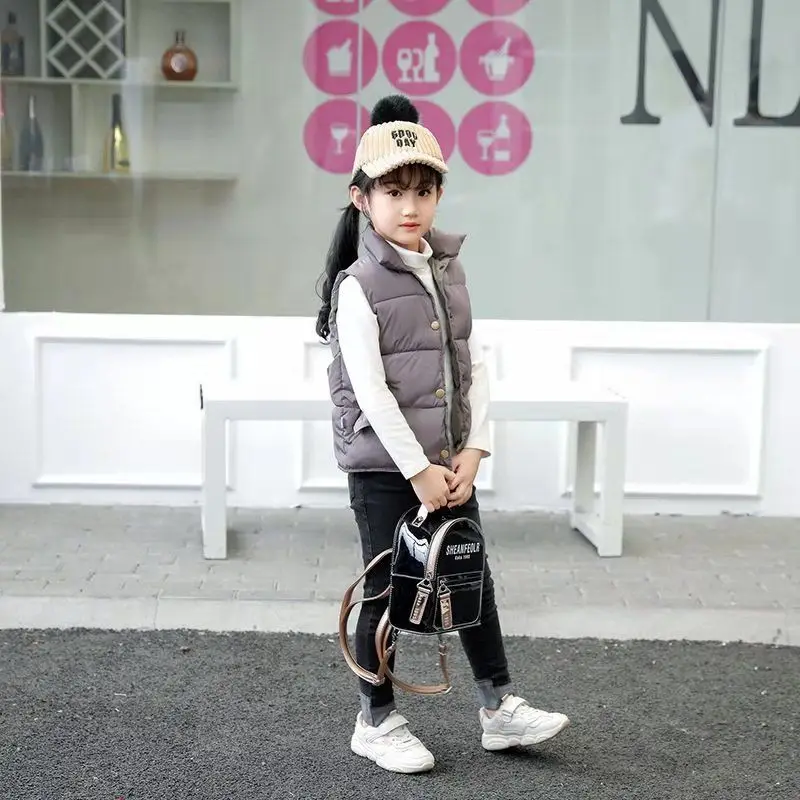 Жилет пуховой детский из хлопка на весну/осень без рукавов