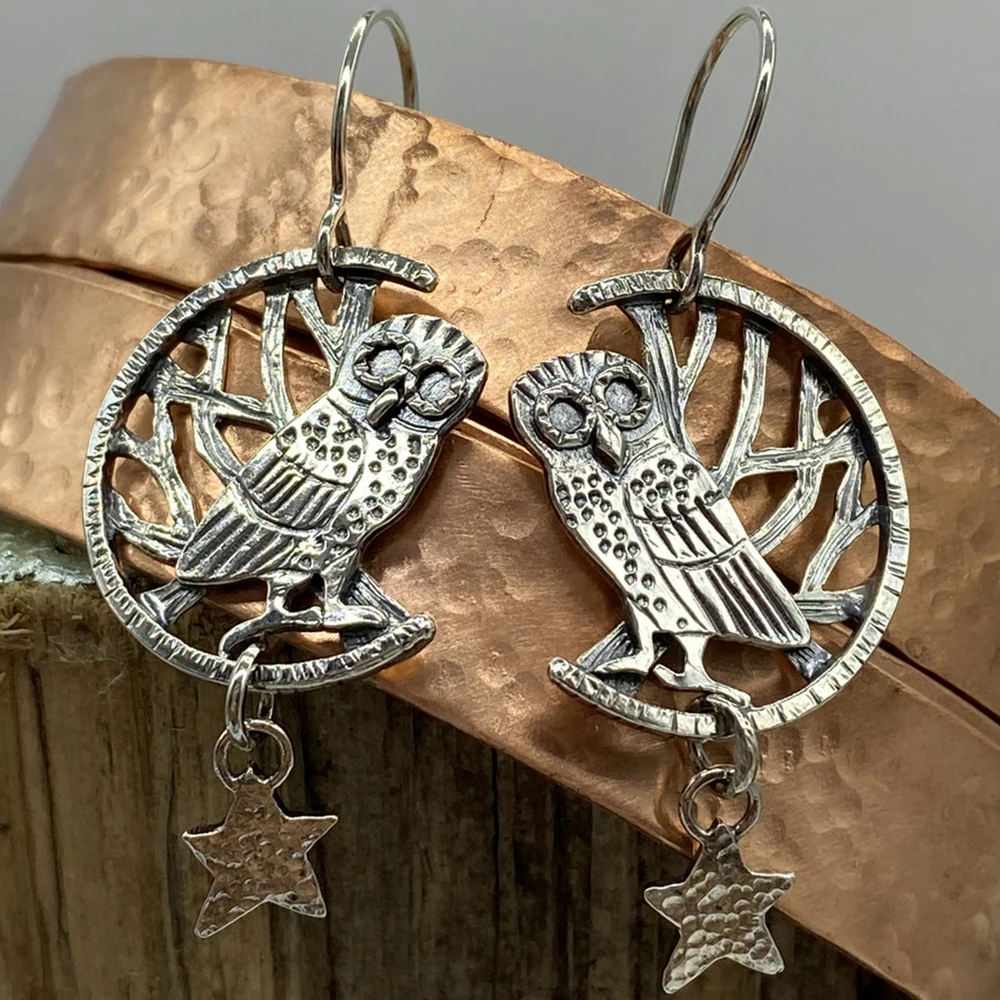 

Женские серьги-подвески в стиле ретро