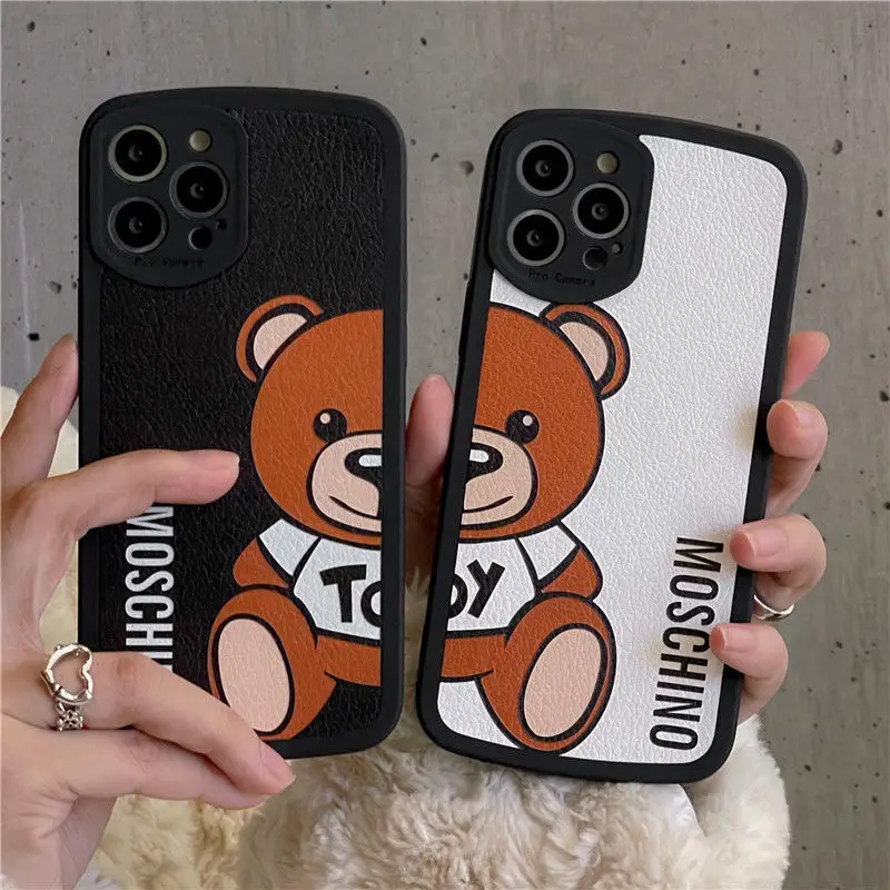 

For Iphone 13 12 Pro Max 11 8 7 6 S XR PLUS X XS SE 2020 Mini MOSCHINO Case Little BearPattern Curved Skin Texture Cover