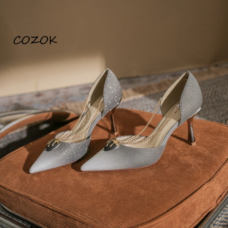 

Женские туфли на высоком каблуке вечерние с цепочкой