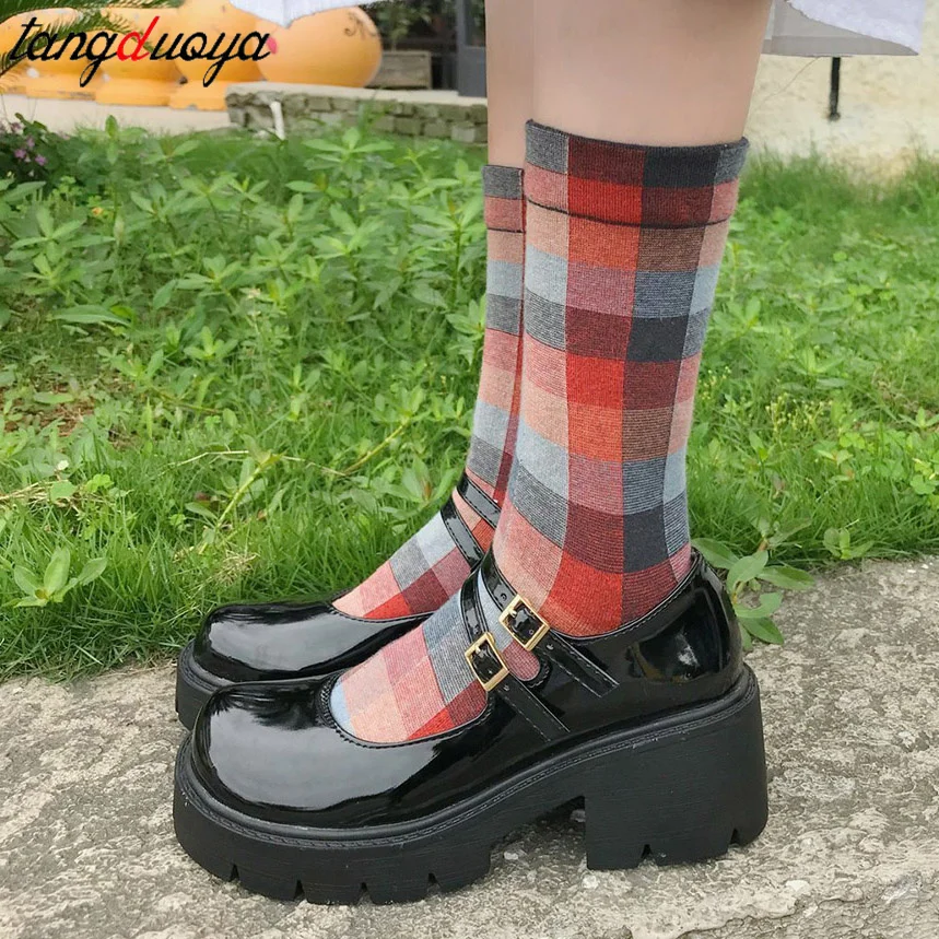 

Туфли-лодочки женские из лакированной кожи, на массивном каблуке, с круглым носком