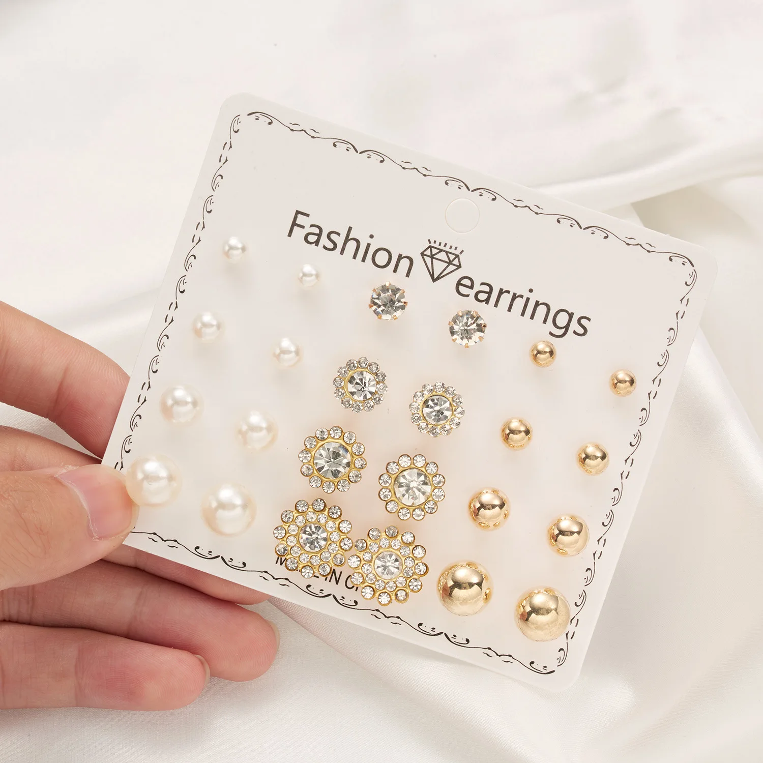 

Hot Sale 12 Pairs Imitation Pearl Rhinestone Gold Ball Combo Card Stud Earrings Set for Women Wholesale Jewelry