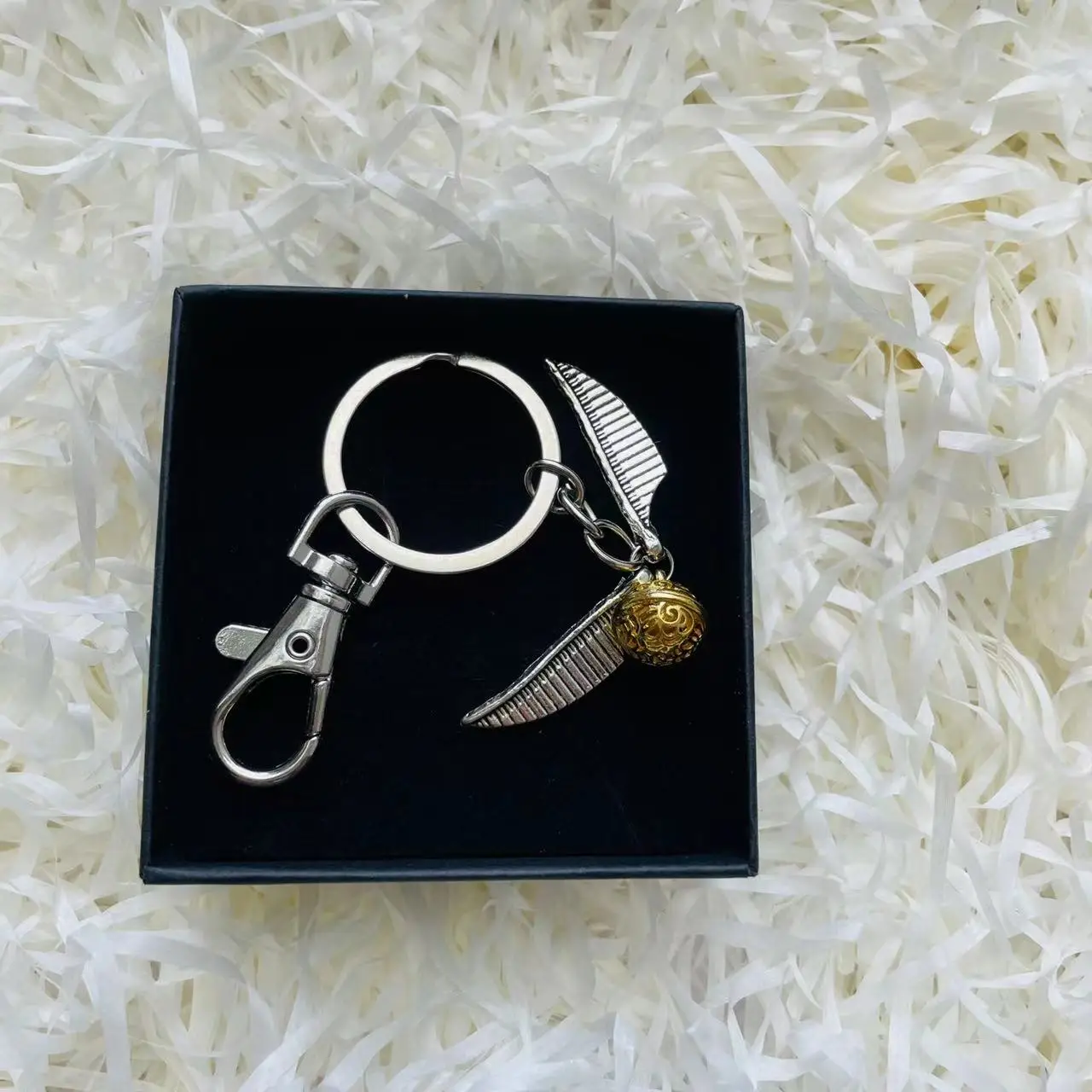 Золотистый полый колокольчик с подвеской в виде крыльев брелок винтажная