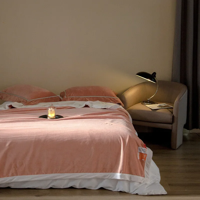 Утолщенное дуплексное фетровое бархатное одеяло без принта коралловое флисовое