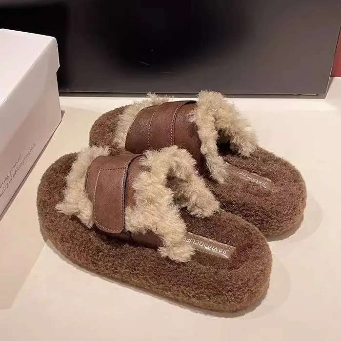 Обувь женские тапочки уличные шлепанцы на платформе пантофле меховые 2024