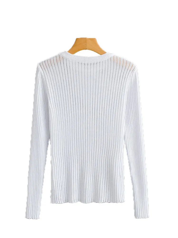 Женский однотонный трикотажный свитер с круглым вырезом