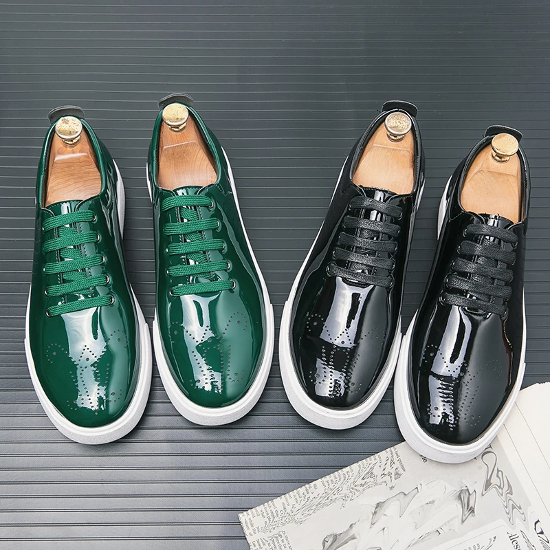 

2023 winter New mirror face High Quality Patent Leather Casual Shoes Men's Lace-Up Sneakers Green Carved Designer Leather Shoes