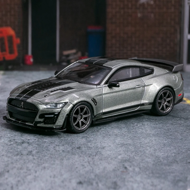 Фото 1:64 Ford Mustang Shelby GT500 # Модель автомобиля из литого под давлением из сплава 615, игрушки для мальчиков, коллекционные предметы, детские праздничные подарки №4