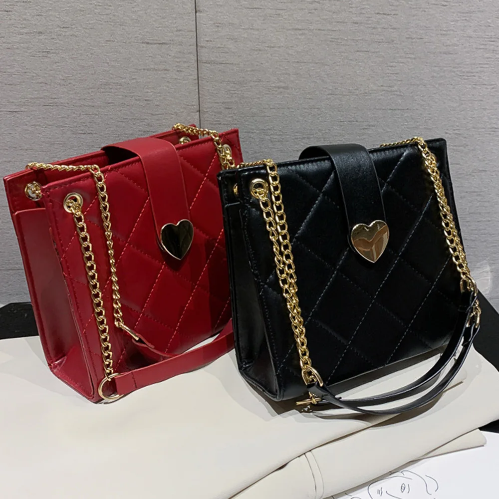 

Высококачественная модная сумка в клетку из искусственной кожи 2022 женская сумка на плечо с цепочкой квадратная сумка с надписью Love роскошн...